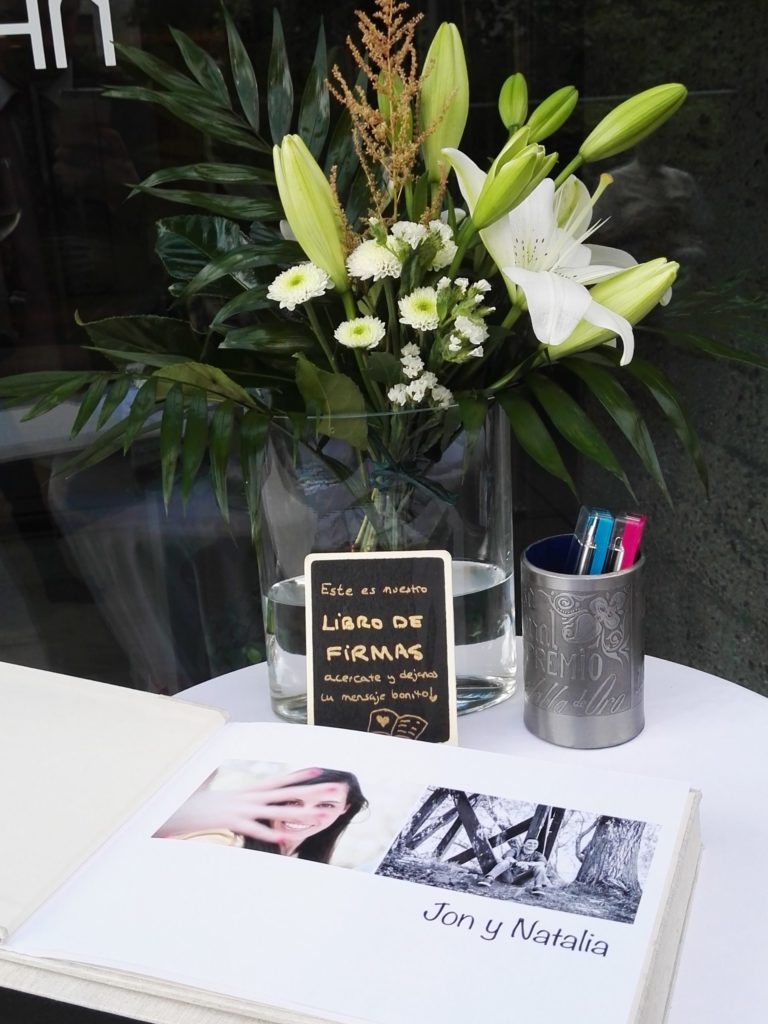 Mesa de firmas para bodas